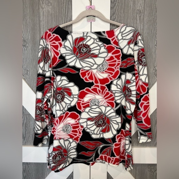 211. Ruby Rd. Scoop Neck 3/4 sleeve top - Picture 5 of 5